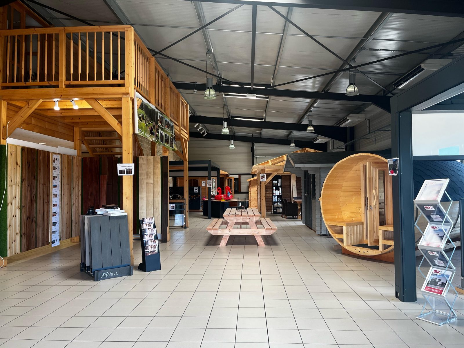 Natura Bois - Intérieur salle d'expositio