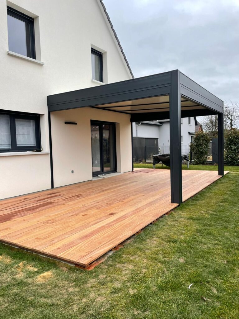 Pergola Alu et Terrasse en bois de mélèze